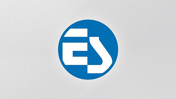 EuroSta-Logo - ein blauer Kreis mit den weißen Buchstaben E und S. Hier ist es auf einem rechteckigen grauem Hintergrund abgebildet.  