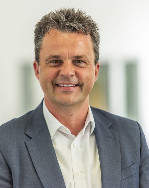 Das Bild zeigt Prof. Dr.-Ing. Jens Minnert.