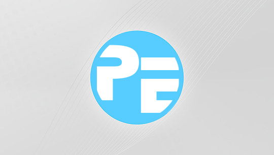 ProfilEditor-Logo - ein hellblauer Kreis mit den weißen Buchstaben P und E. Hier ist es auf einem rechteckigen grauem Hintergrund abgebildet. 